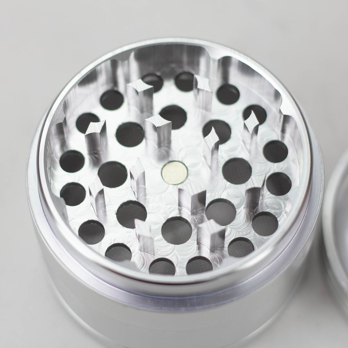 Z2.2" Aluminum Grinder 4 Layers Regular Grinder 777 Smoke