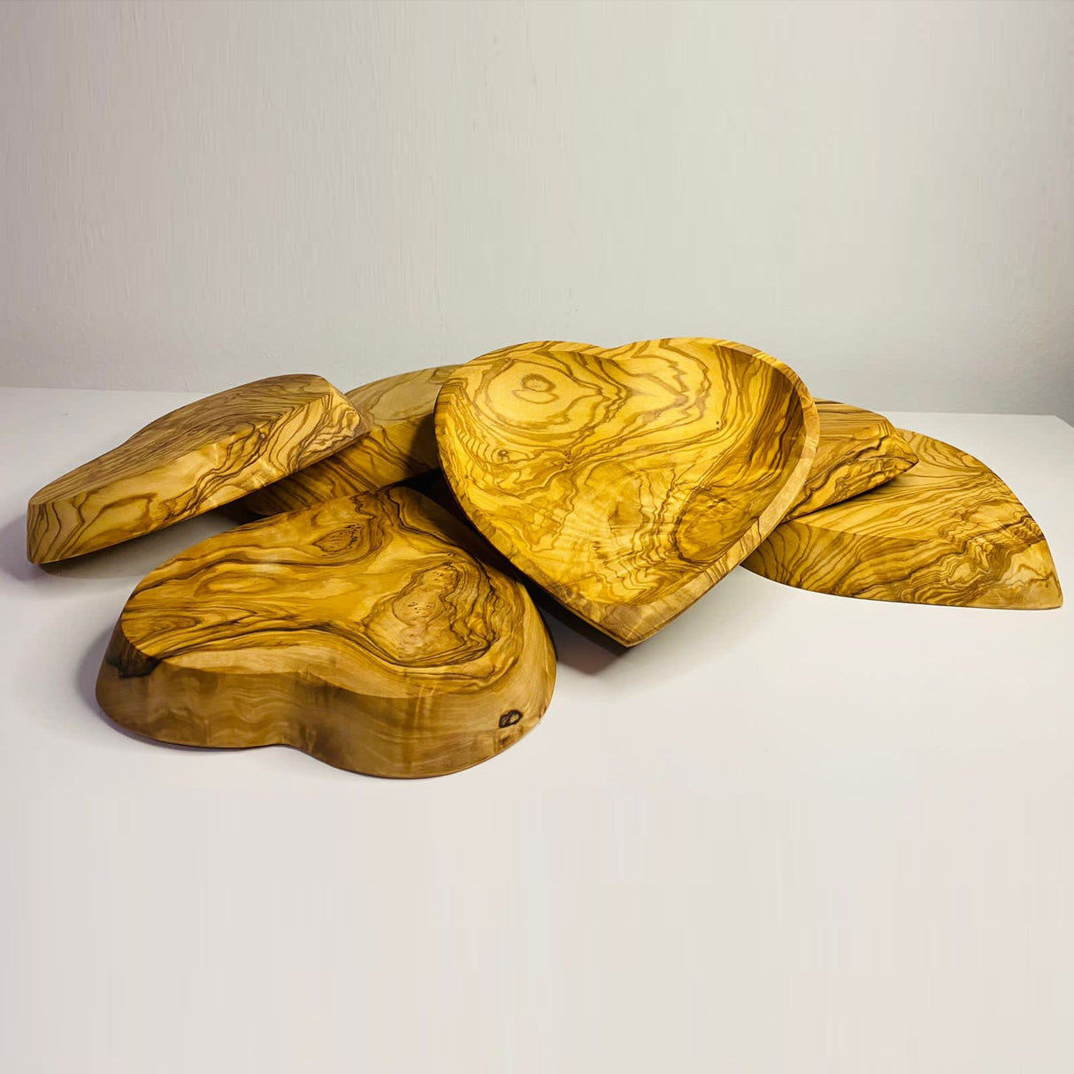 VOW | Olive Wood Heart Rolling Tray/Smoker's Gift Tray Variety Olive Wood