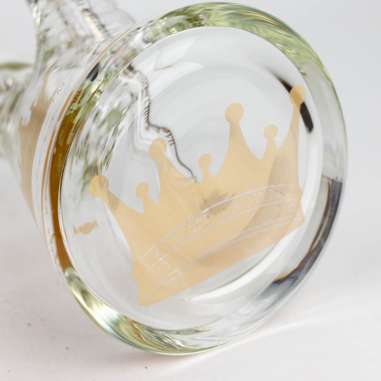 Golden Crown™ | 18 Inch 9mm glass bong with Signature and 24K Gold Emblem Glass Bong Smoke & Vape Distributor