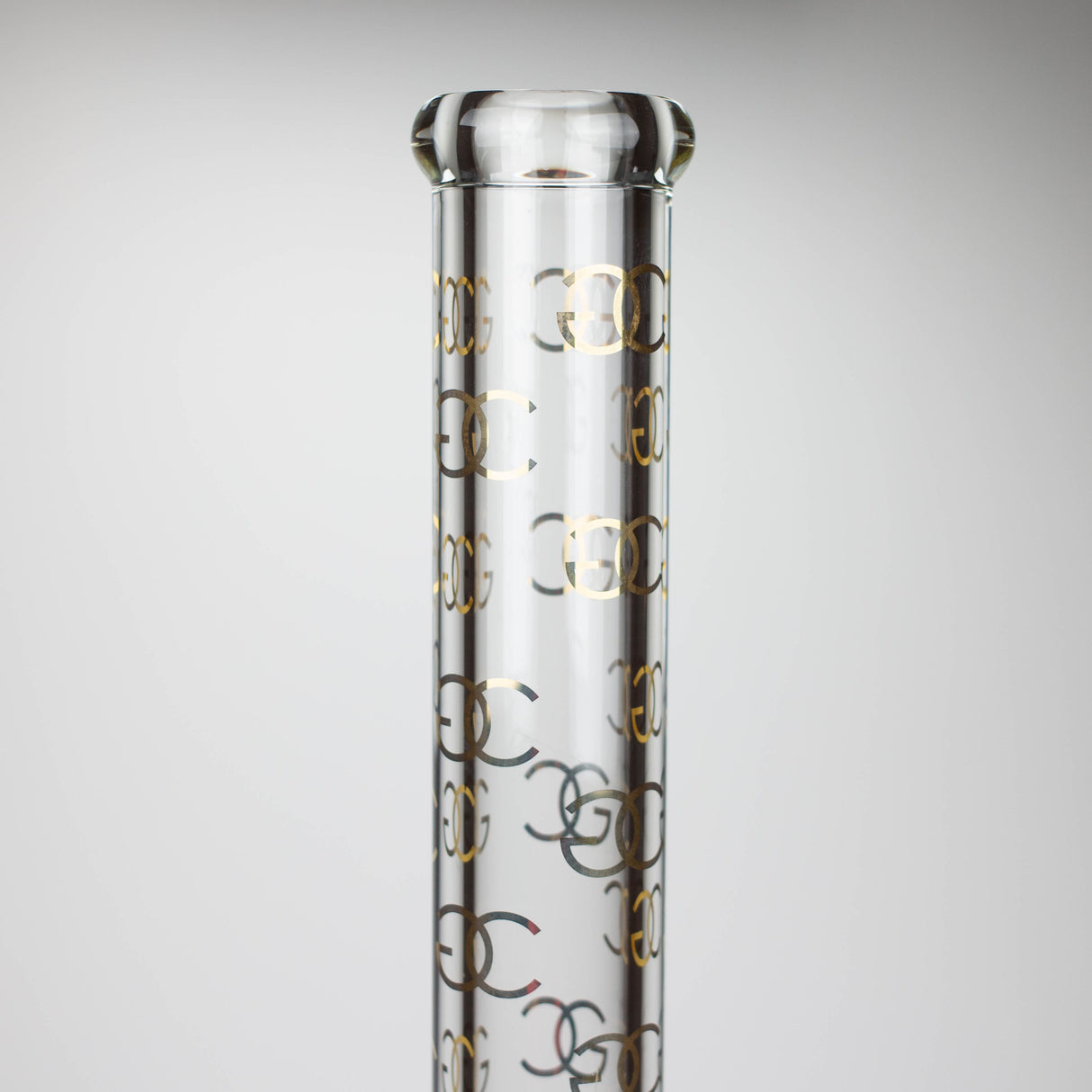 Golden Crown™ | 18 Inch 9mm GC with 24K Gold Emblem Glass Bong Smoke & Vape Distributor