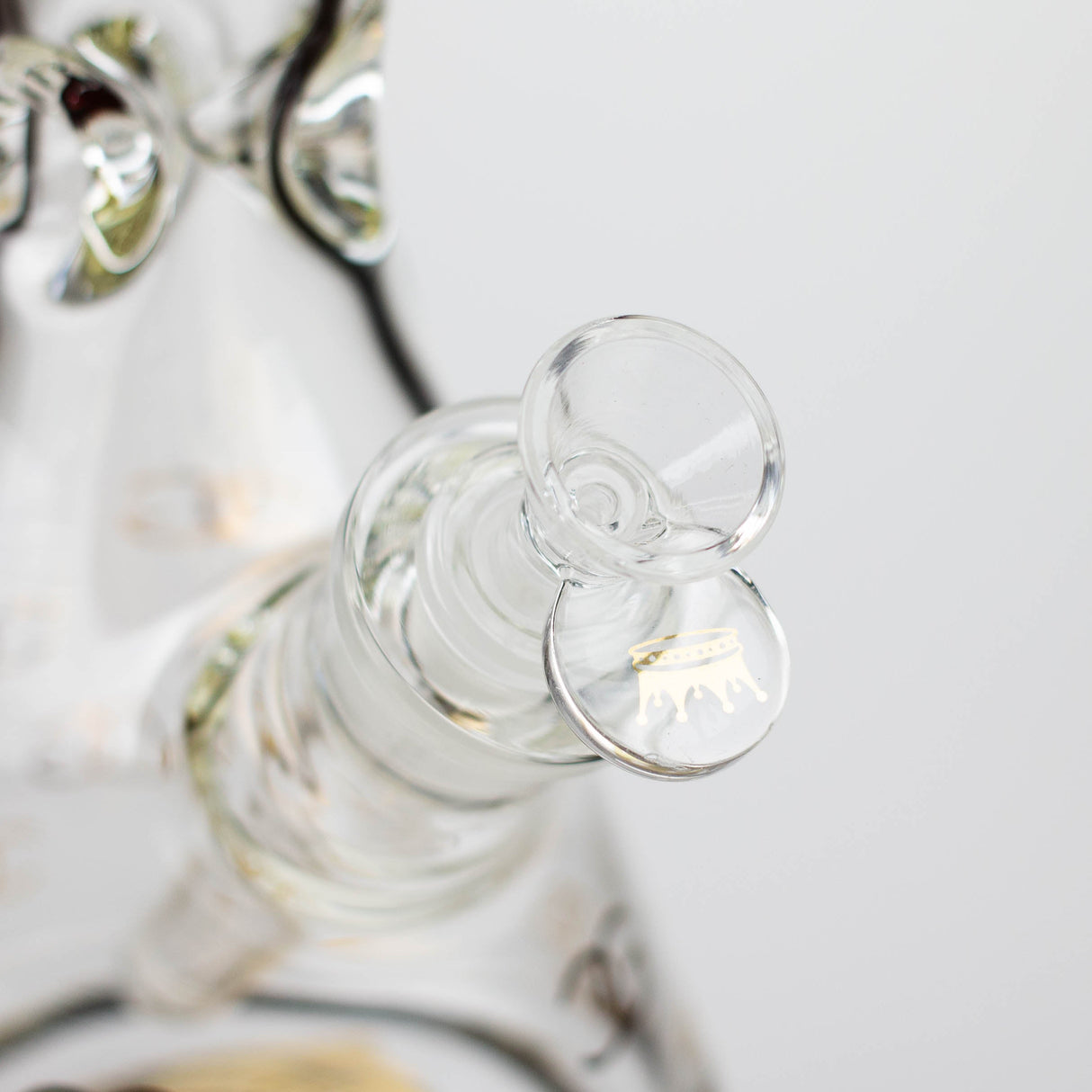 Golden Crown™ | 18 Inch 9mm GC with 24K Gold Emblem Glass Bong Smoke & Vape Distributor