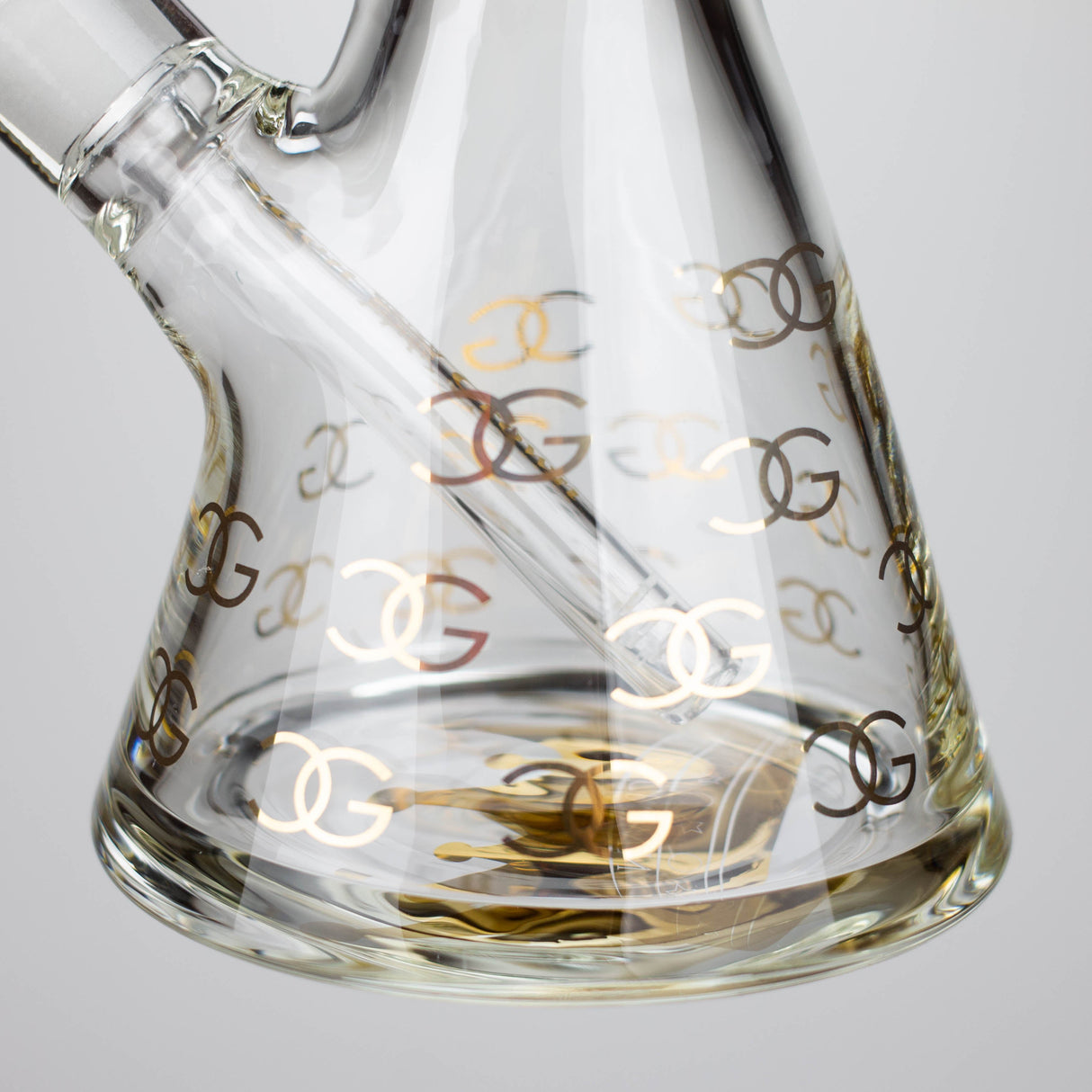 Golden Crown™ | 18 Inch 9mm GC with 24K Gold Emblem Glass Bong Smoke & Vape Distributor