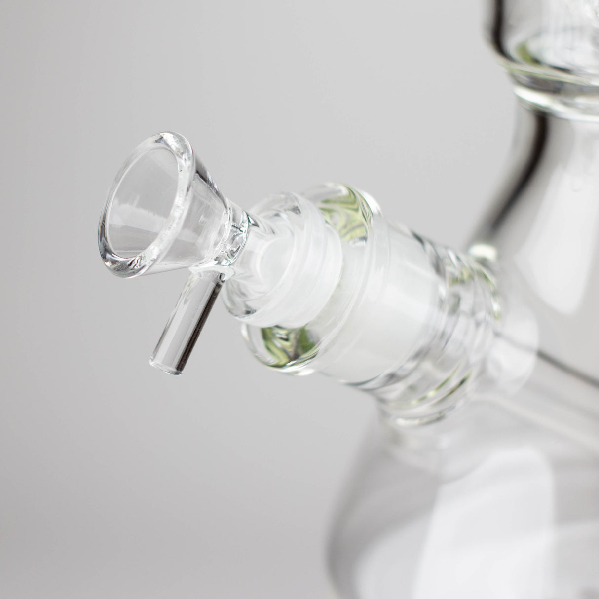 Z16" Color accented 7 mm glass water bong With Dffiuser Glass Bong 777 Smoke