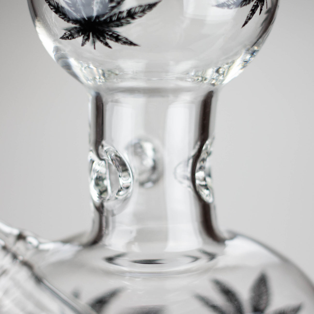 11" Round Shape Glass Bong With Leaf Design Glass Bong 777 Smoke