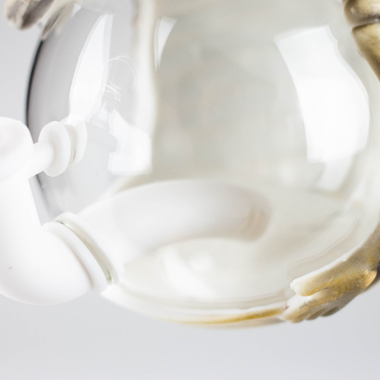 5.8" Resin Skull man Water pipe Resin · Silicone · Plastic Bong YHS Smoke