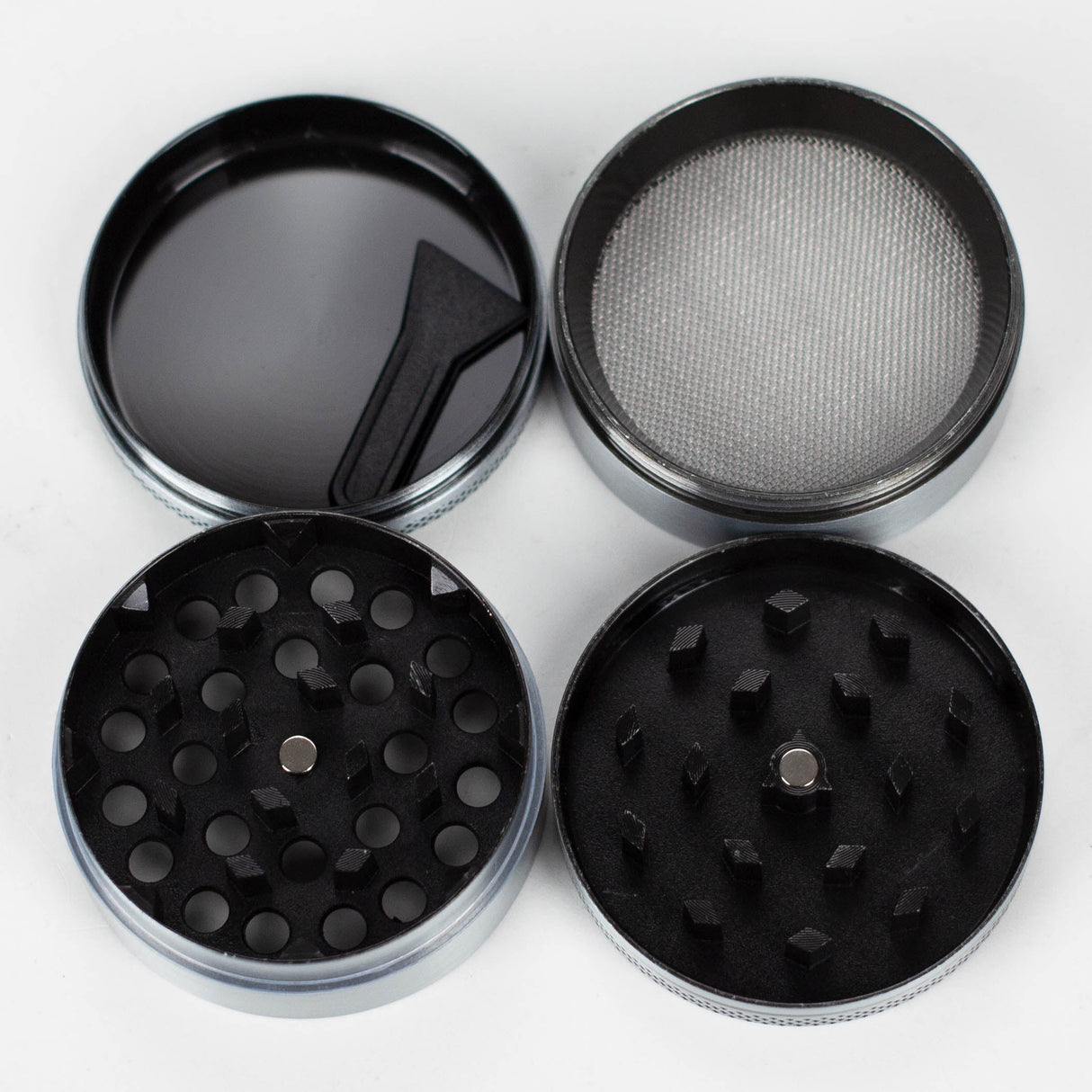 Z2" Metal Grinder 4 Layers with Alien Design Box of 12 Display Pack 777 Smoke