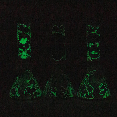 Z10" Glow in the dark Glass Bong With Mushroom Skull Design Glass Bong 777 Smoke