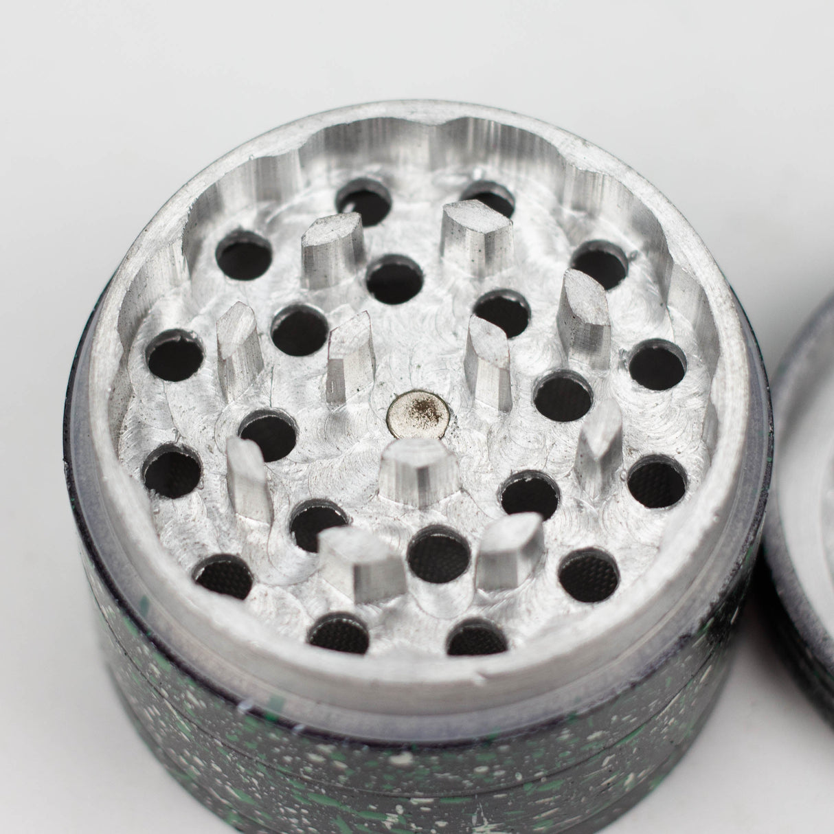 58mm 4 parts aluminium grinder pack of 12 Display Pack Bongzie Smokes