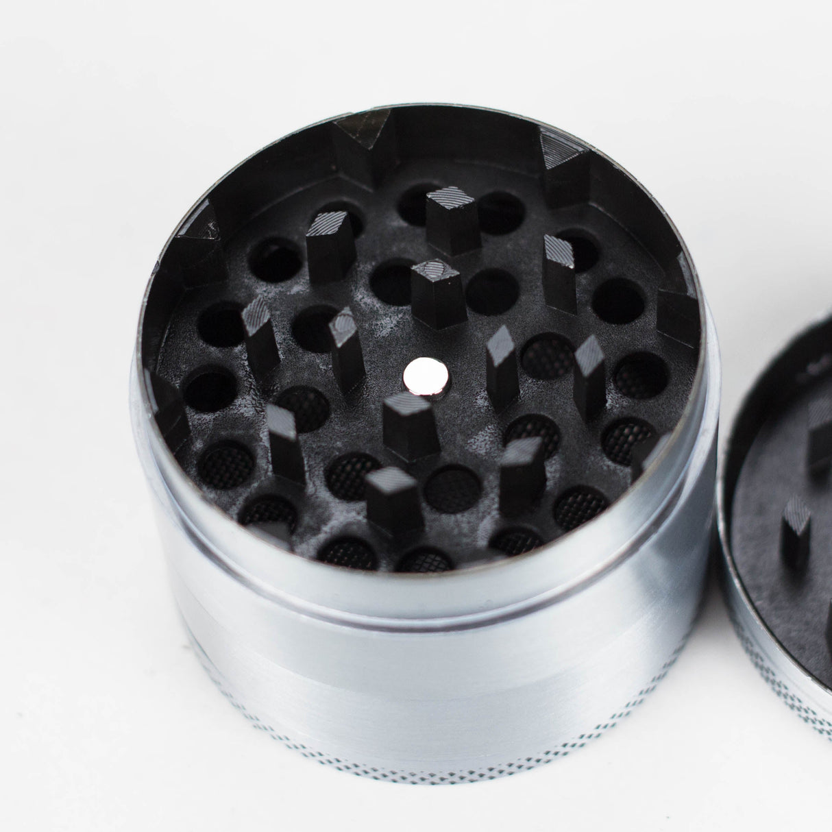 2" Metal Grinder Skull Design 4 Layers Box of 12 Display Pack 777 Smoke