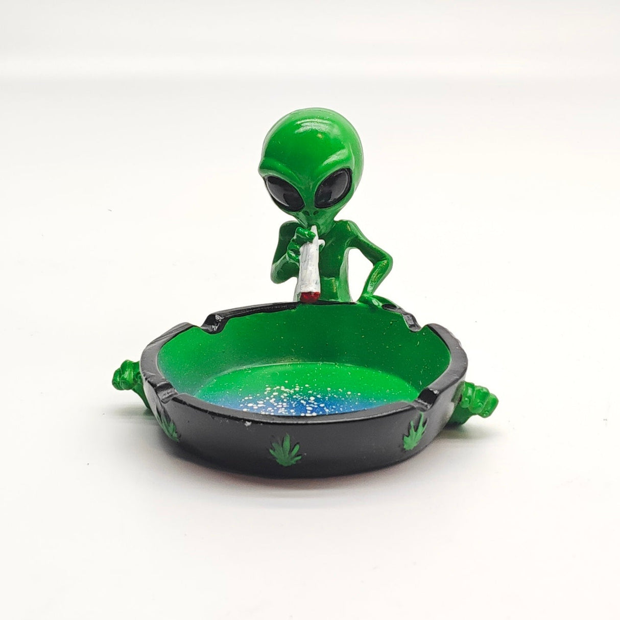 Alien Leaf Ashtray Resin Ashtray Super Supplys Inc Design 1