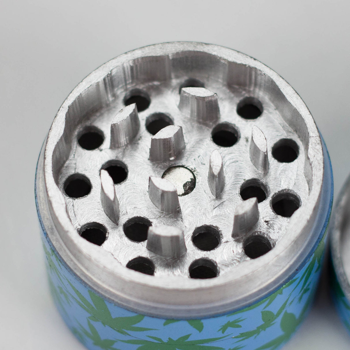 45mm Leaf aluminium grinder Pack of 15 Display Pack Bongzie Smokes