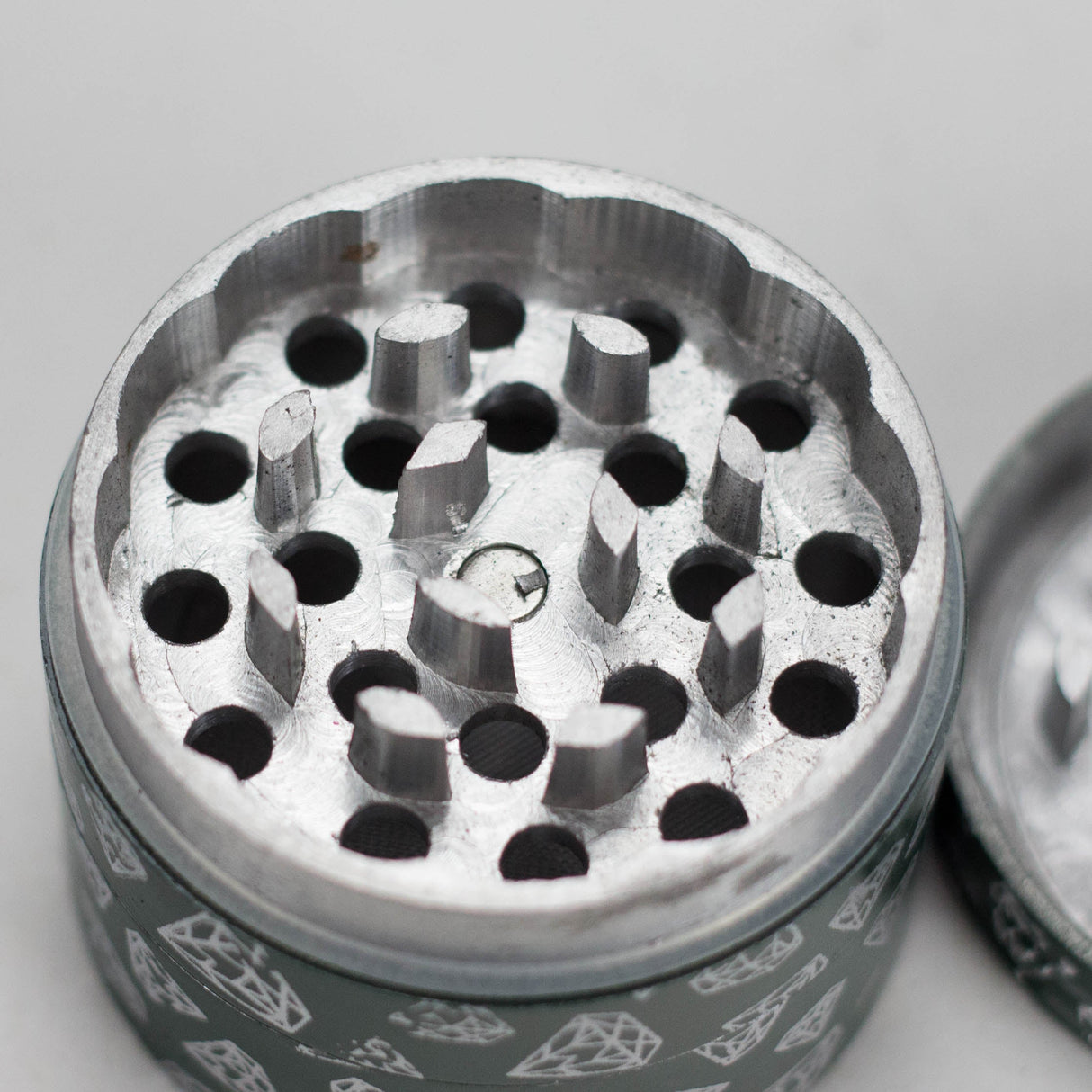58mm Diamond Star 4-Part Aluminum Herb Grinder – 16pcs Bulk Pack Regular Grinder Bongzie Smokes