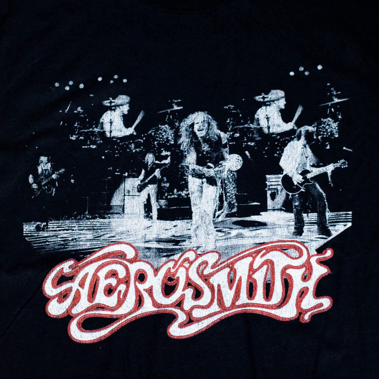 Aerosmith | “Graffiti Lpgo” Short Sleeve Unisex T-Shirt – Officially Licensed Rock Band Tee Short Sleeve Philcos