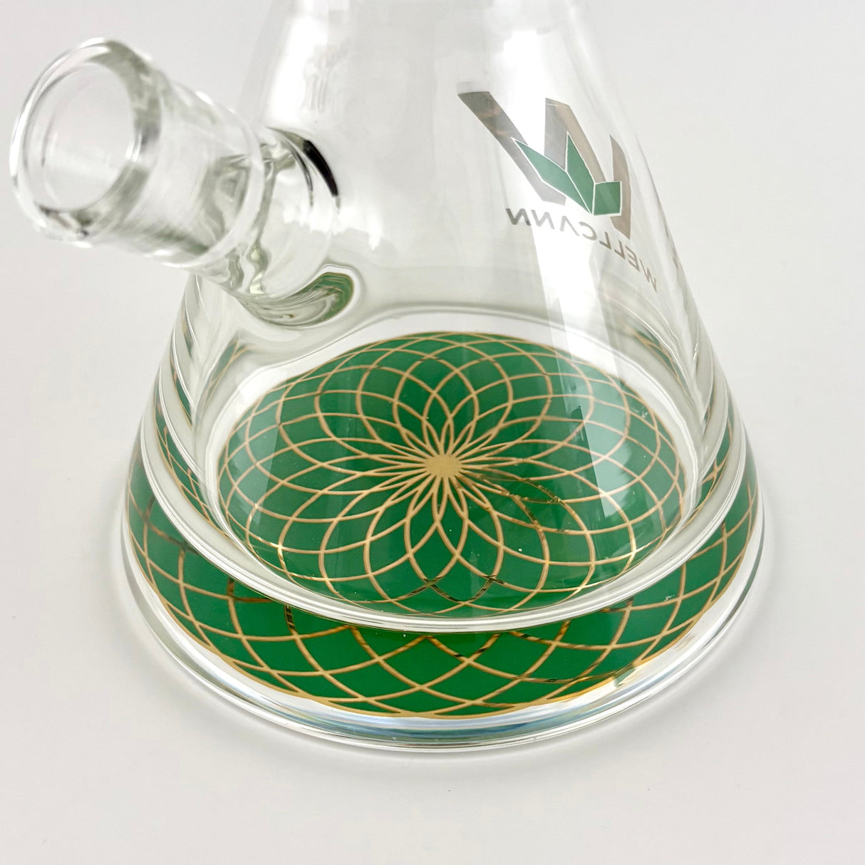 Wellcann | 14" Thickened Base Geometric Gold Beaker Glass Bong-Green Glass Bong Super Supplys Inc