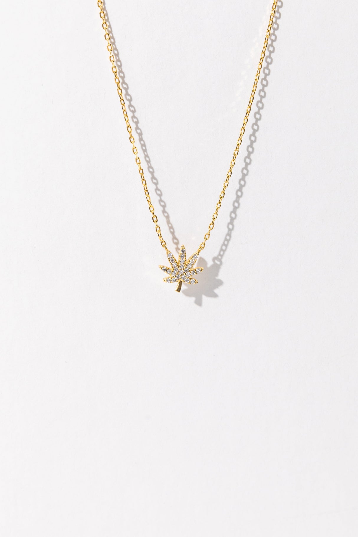 18K GOLD CANNABIS LEAF NECKLACE Jewelry The Kush Girls