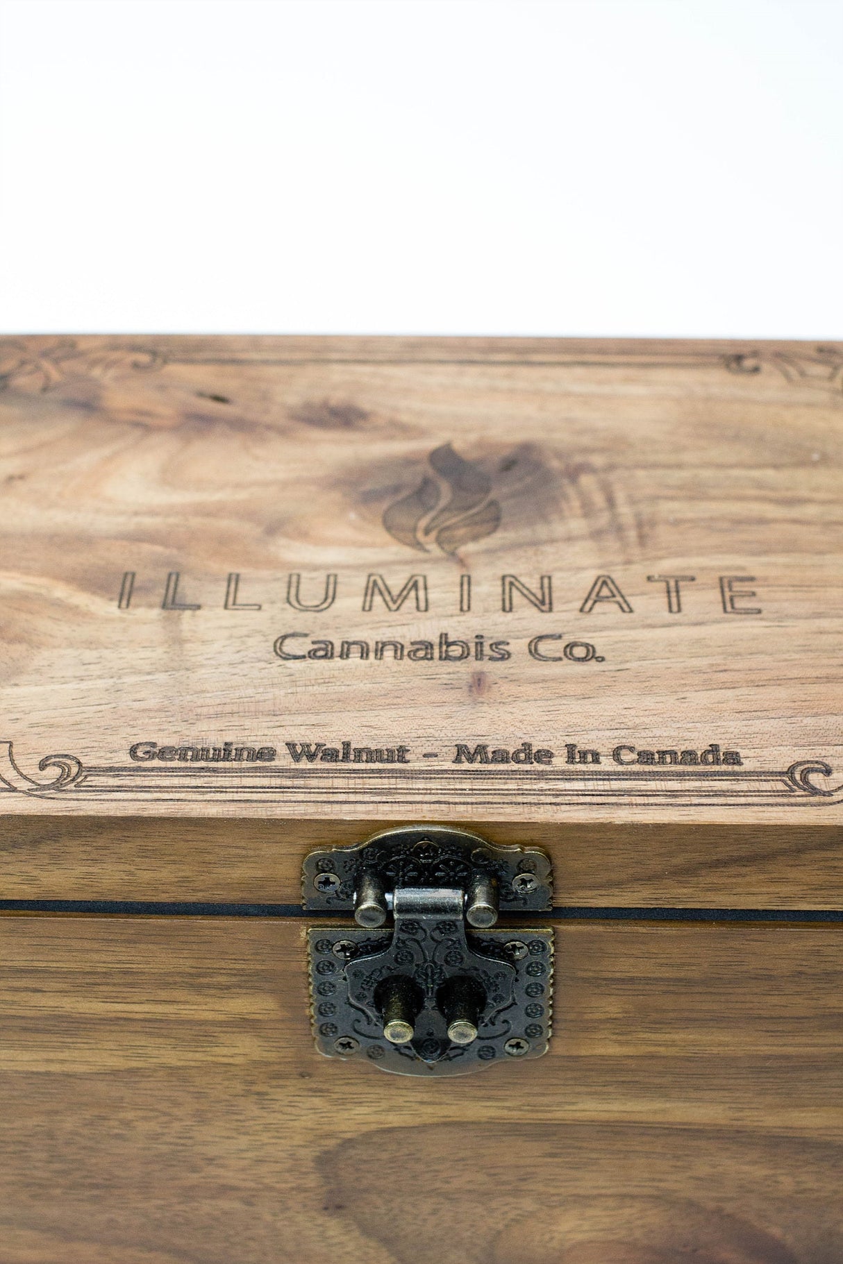 WALNUT HUMIDOR (Small) Stash Box Illuminate Cannabis Co.