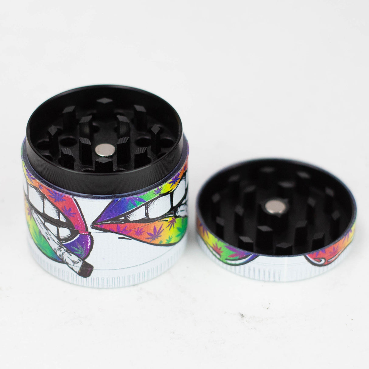 1.5" Metal Grinder Red Lips Design 4 Layers Box of 12 [GZ632]