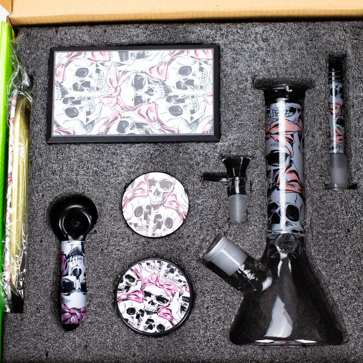 Licensed 6-in-1 Smoking Gift Set