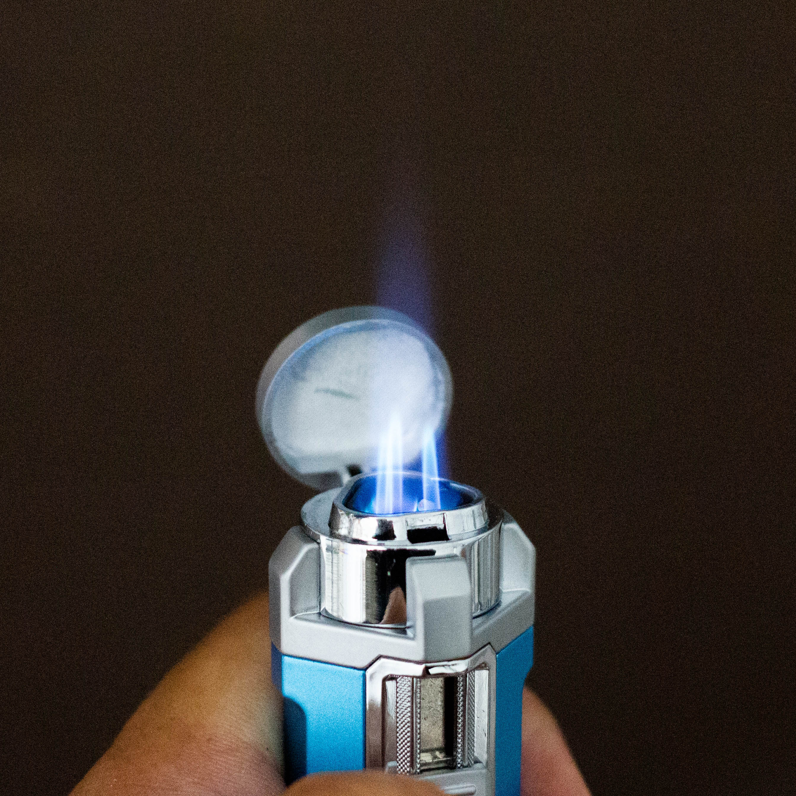 Scorch Torch | 3.5″ Auto Open Triple Torch with Cigar punch [61728