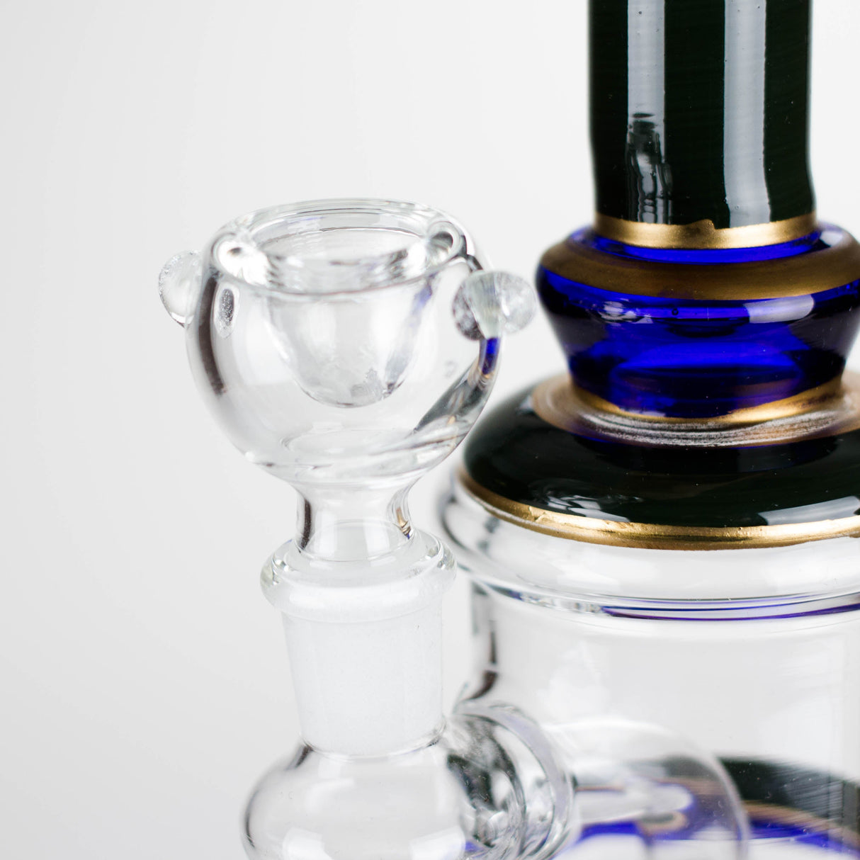 7.5" glass bong with diffuser Glass Bong Bongzie Smokes