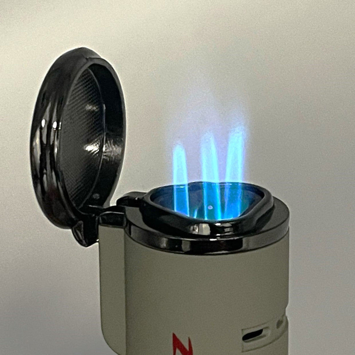 Newport | Zeus Triple Flame Pocket Torch – Box of 12 Torch NIBO Distribution