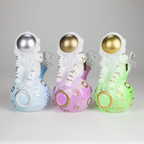 7" 3D Astronaut Glass Bong – Space Inspired Water Pipe Glass Bong 777 Smoke