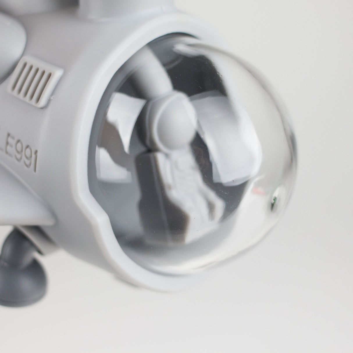 6" Bulma Capsule Water Pipe Resin · Silicone · Plastic Bong JJ Distribution