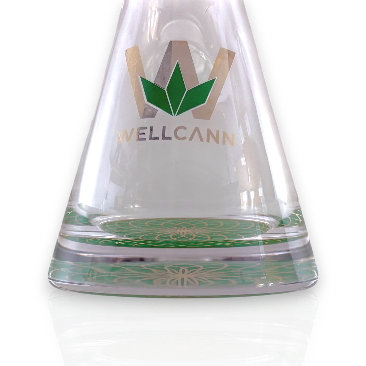Wellcann | 16" Heavy-Duty 7MM Beaker Water Pipe – Extra Thick Base-Green Glass Bong Super Supplys Inc