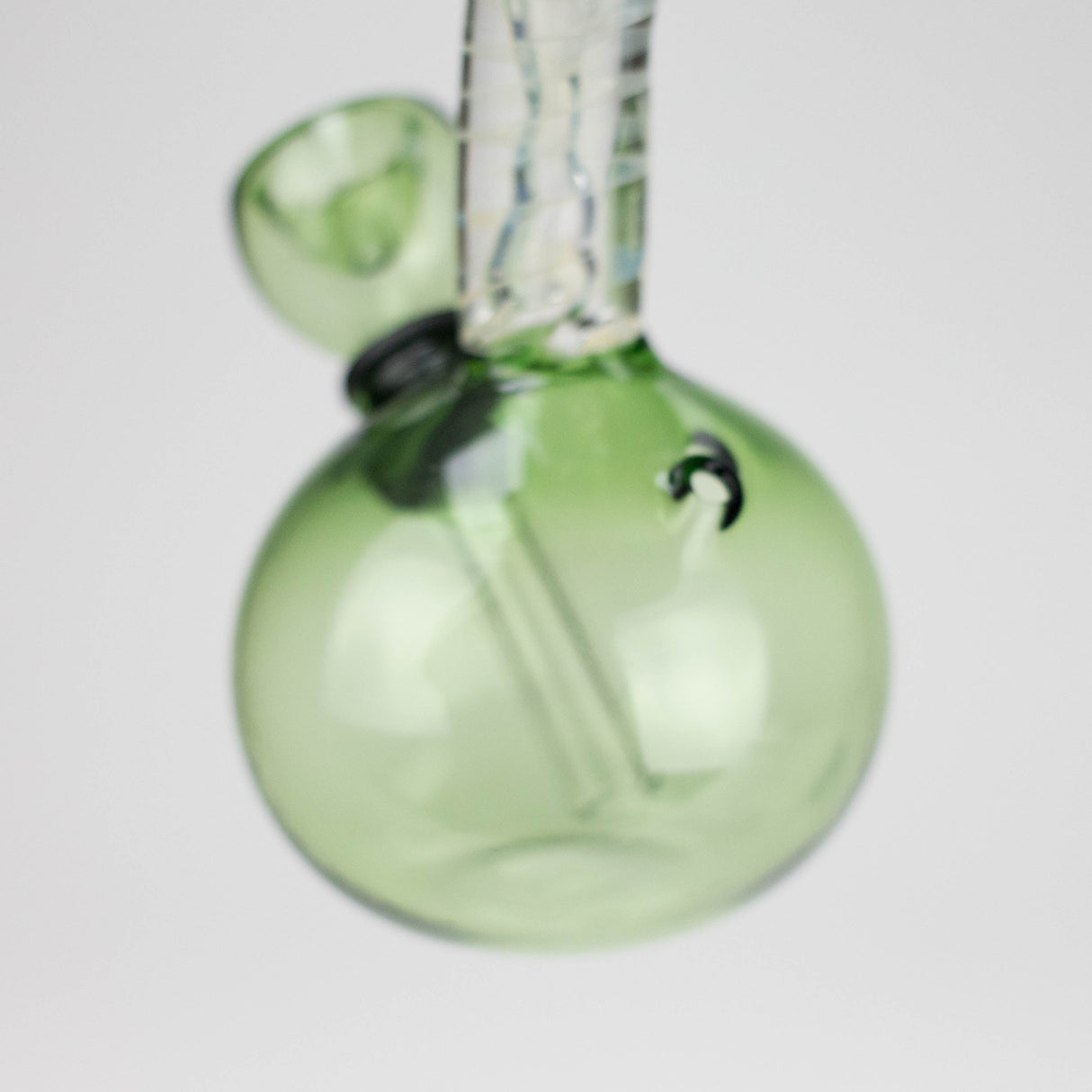 5.5" changing color glass water bong Glass Bong Bongzie Smokes