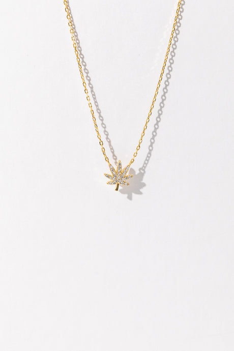 18K GOLD CANNABIS LEAF NECKLACE Jewelry The Kush Girls