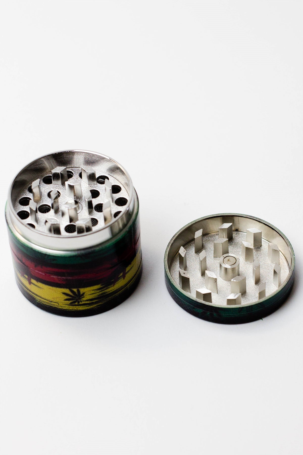 4 parts leaf mini grinder- - One Wholesale