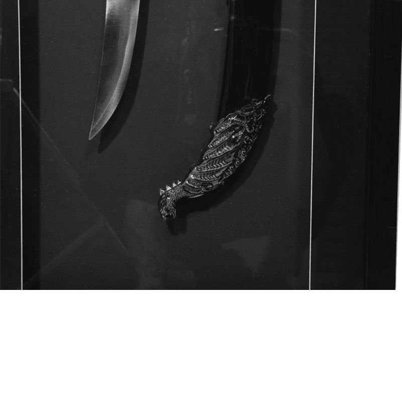 Knife Frame Black Display Wall Glass Mounted Décor (CDYWL-2558) Flag · Sign · Deco Canadian Distributor
