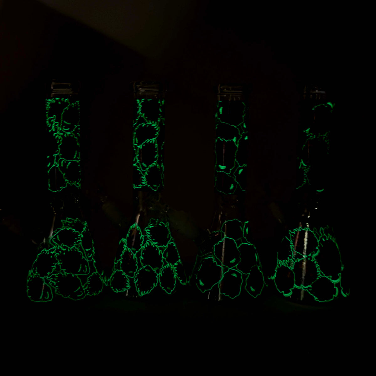 10" Furious Skull Design Glass Beaker Bong-Glow in the dark Glass Bong 777 Smoke