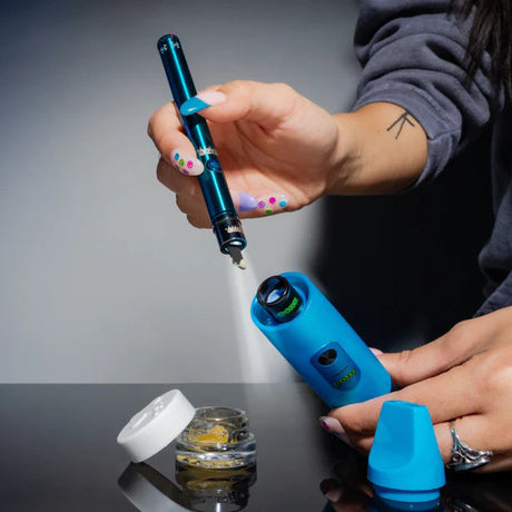 Ooze | Twist Hot Knife With LED Spotlight Vaporizer Cannatron